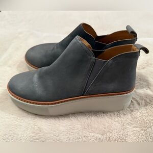 J/Slides Women's Leather Platform Gray Slip-On size 6.